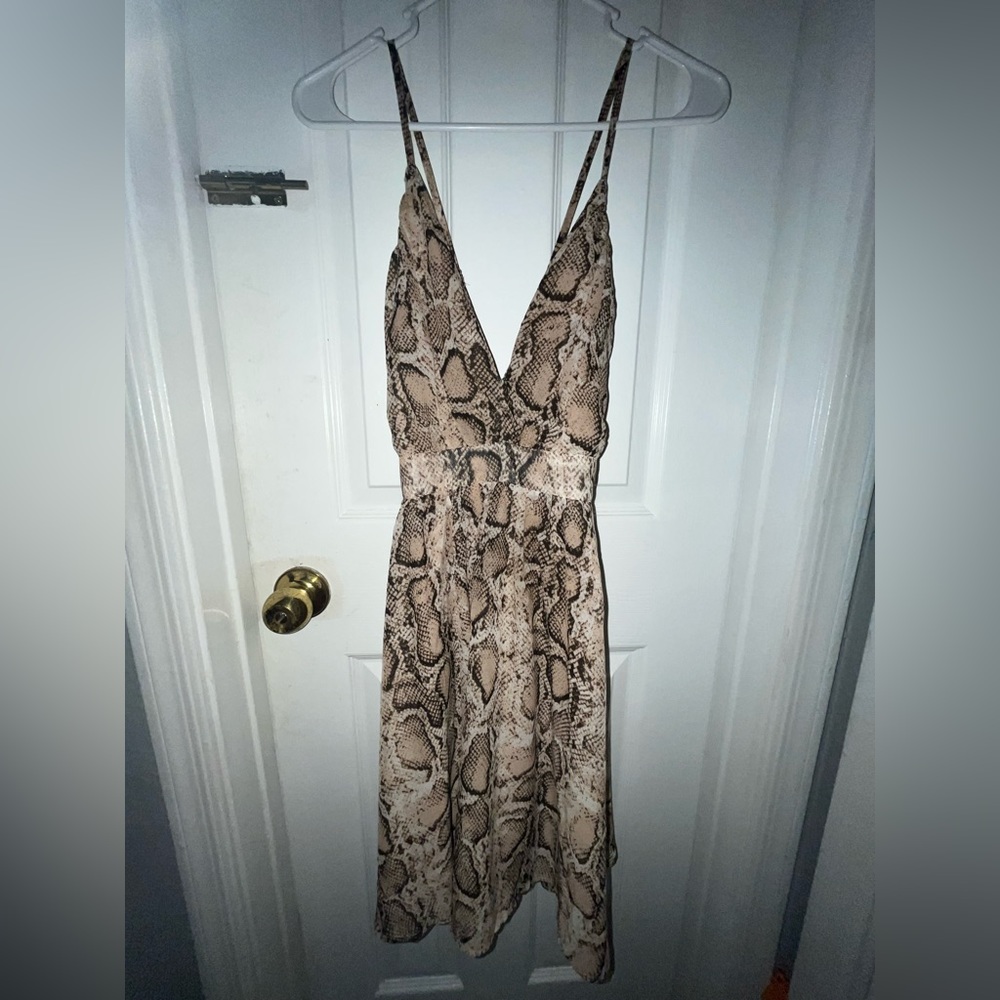 Cross back Entro Snake-Print Dress